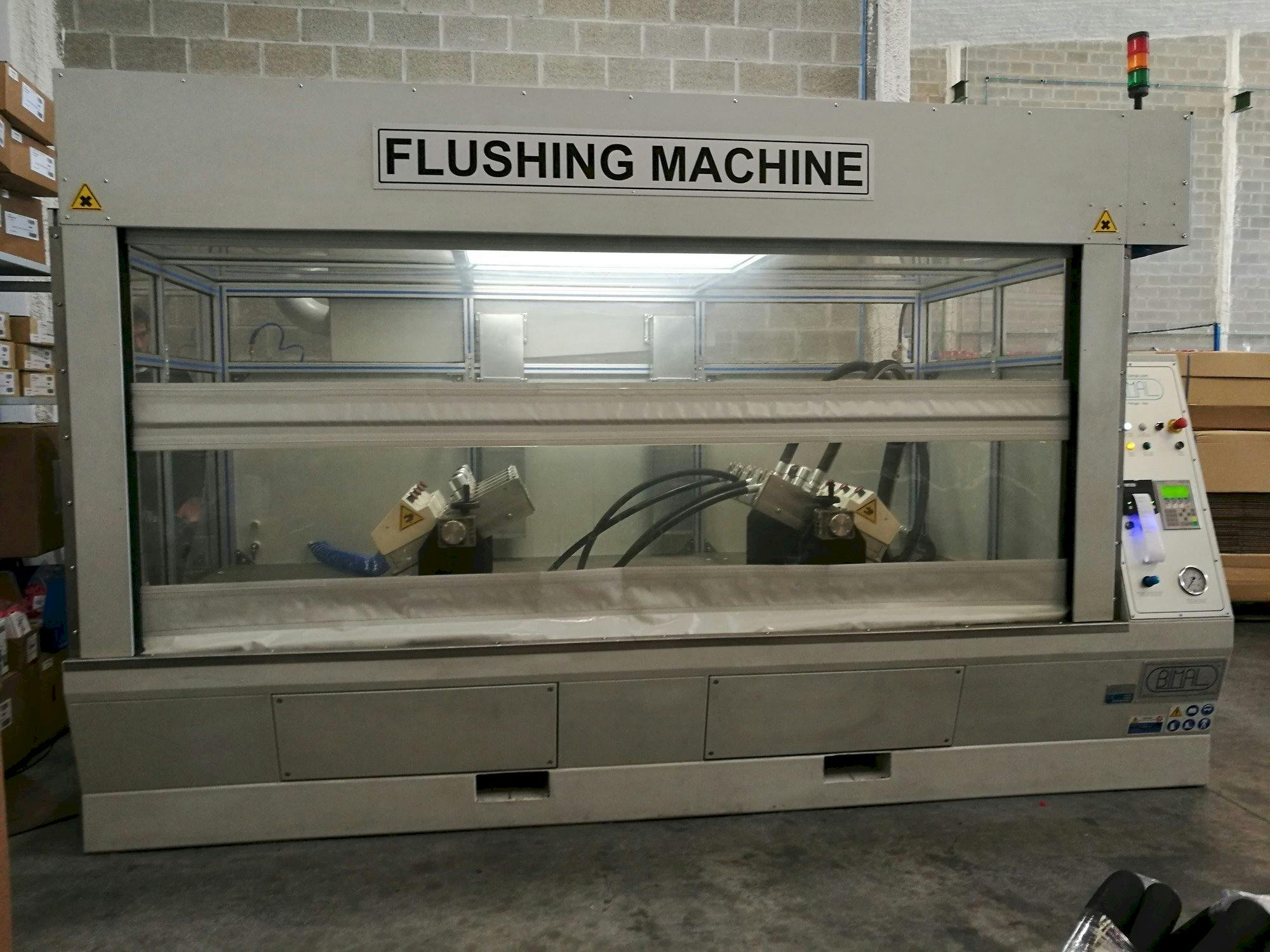 Čelní pohled  na BIMAL Flush 4  stroj