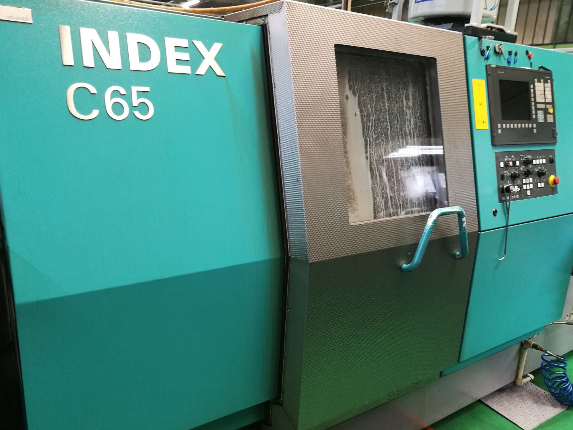 Levý pohled  na Index C65 stroj