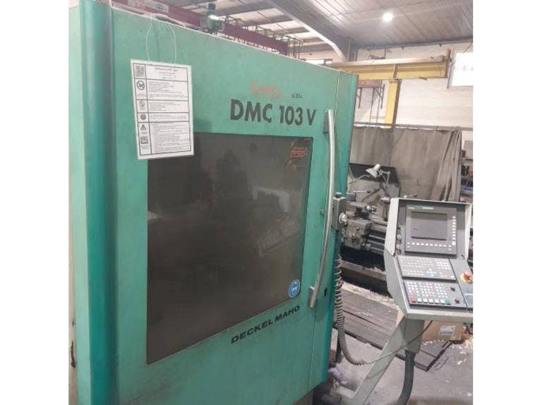 Čelní pohled  na DECKEL MAHO DMC 103V  stroj