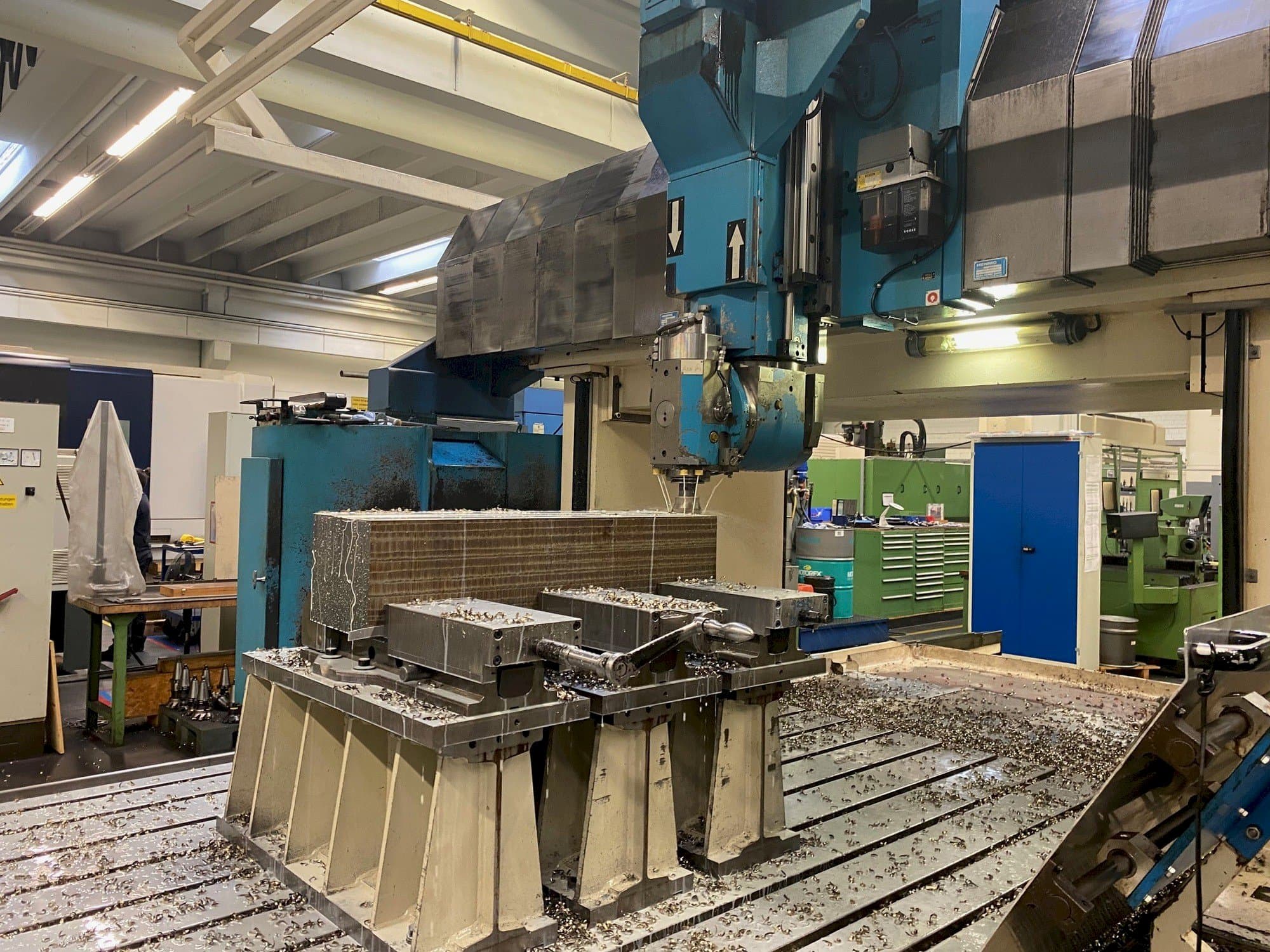 Čelní pohled na Forest Line Seramill 240 stroj