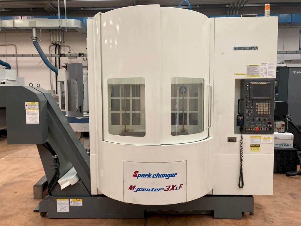 Čelní pohled na Kitamura Spark Mycenter 3XiF stroj