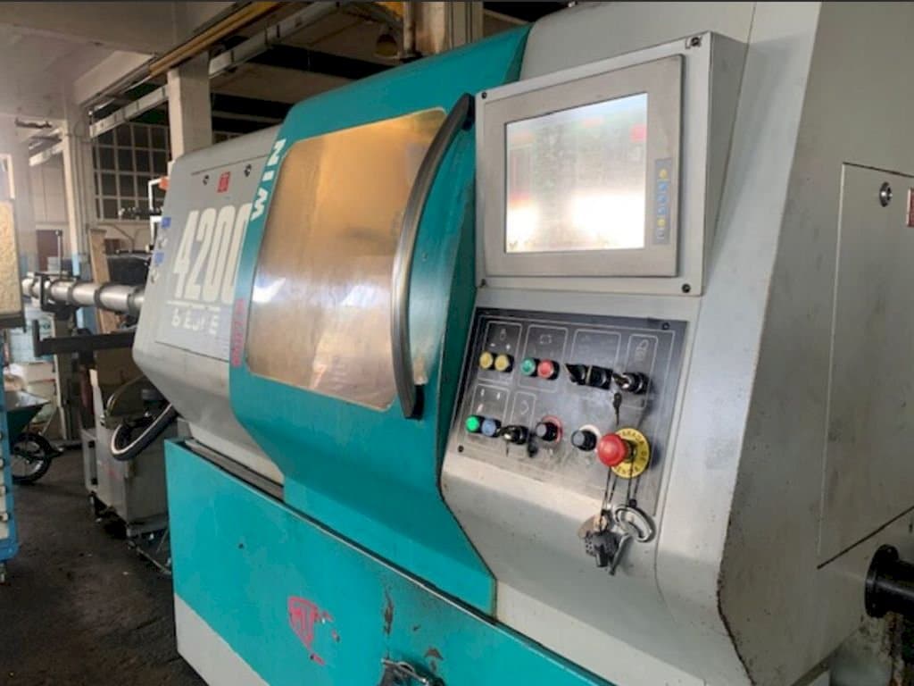 Čelní pohled na Mupem Win 4200 stroj