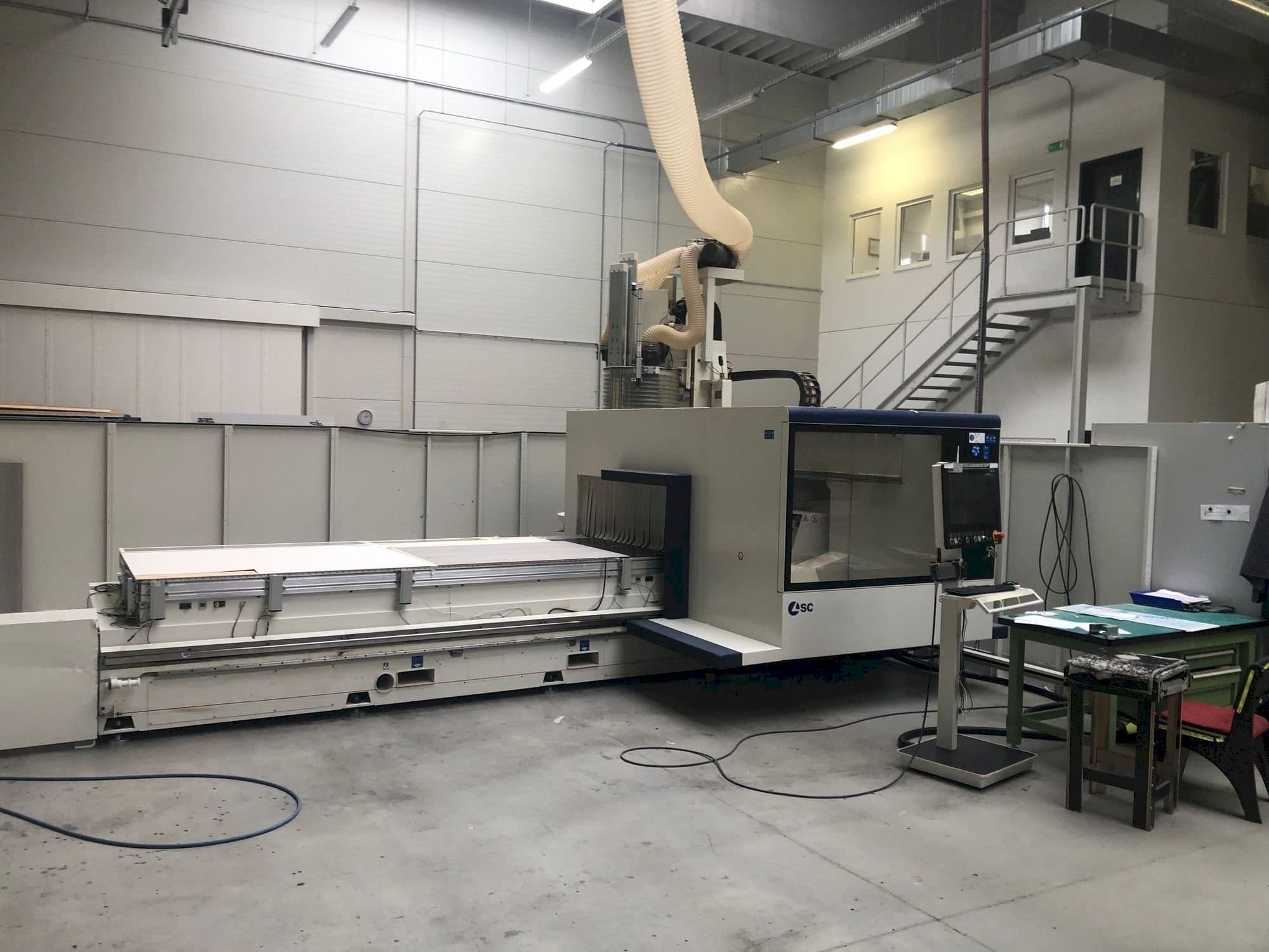 Čelní pohled  na SCM ACCORD 50 FX-M  stroj