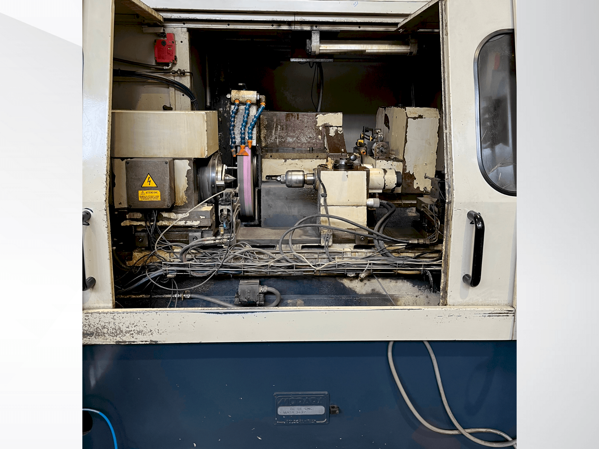 Čelní pohled  na MORARA GC I/E CNC  stroj
