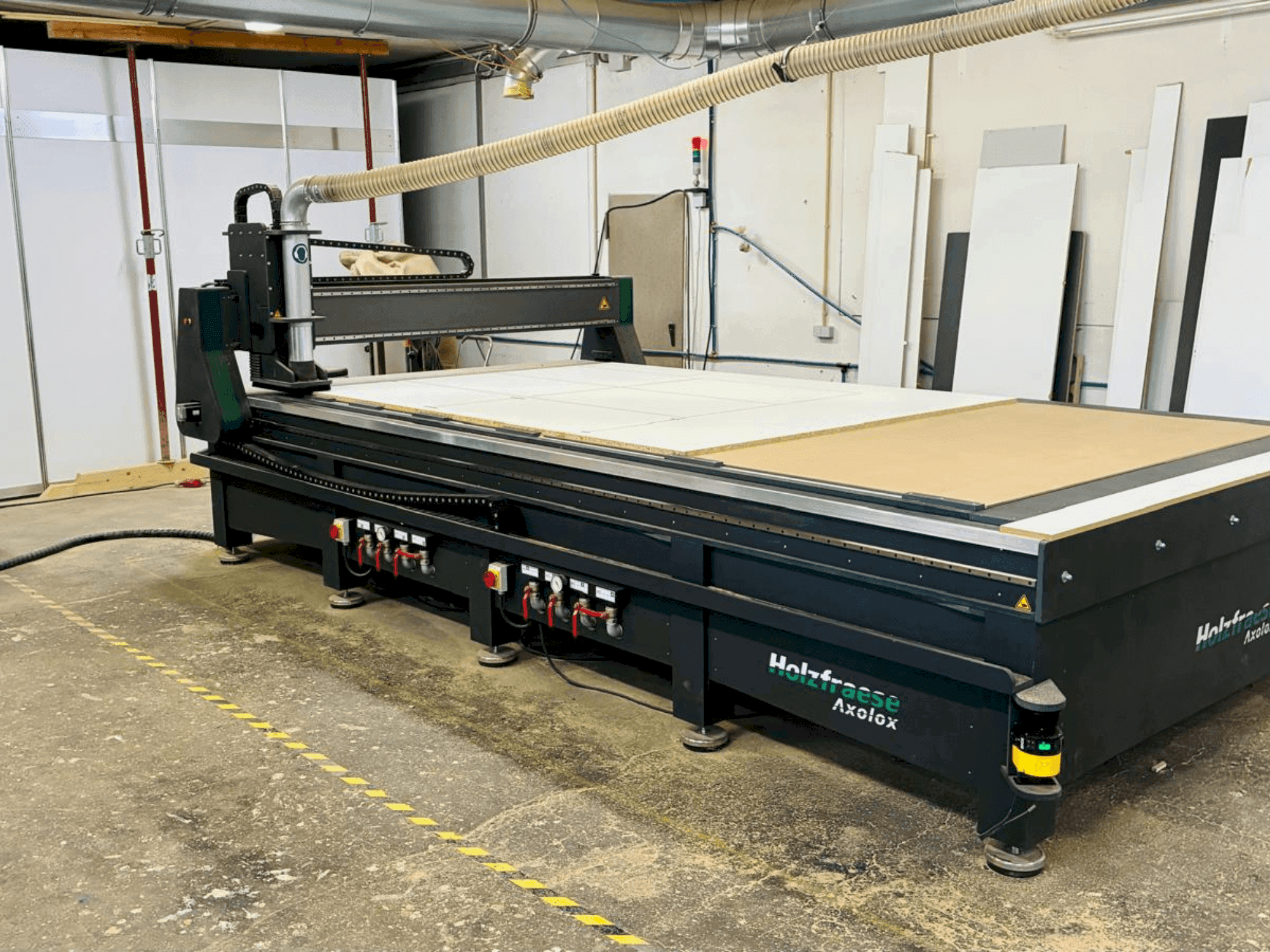 Čelní pohled  na GEWEMA AXOLOX 4021  stroj