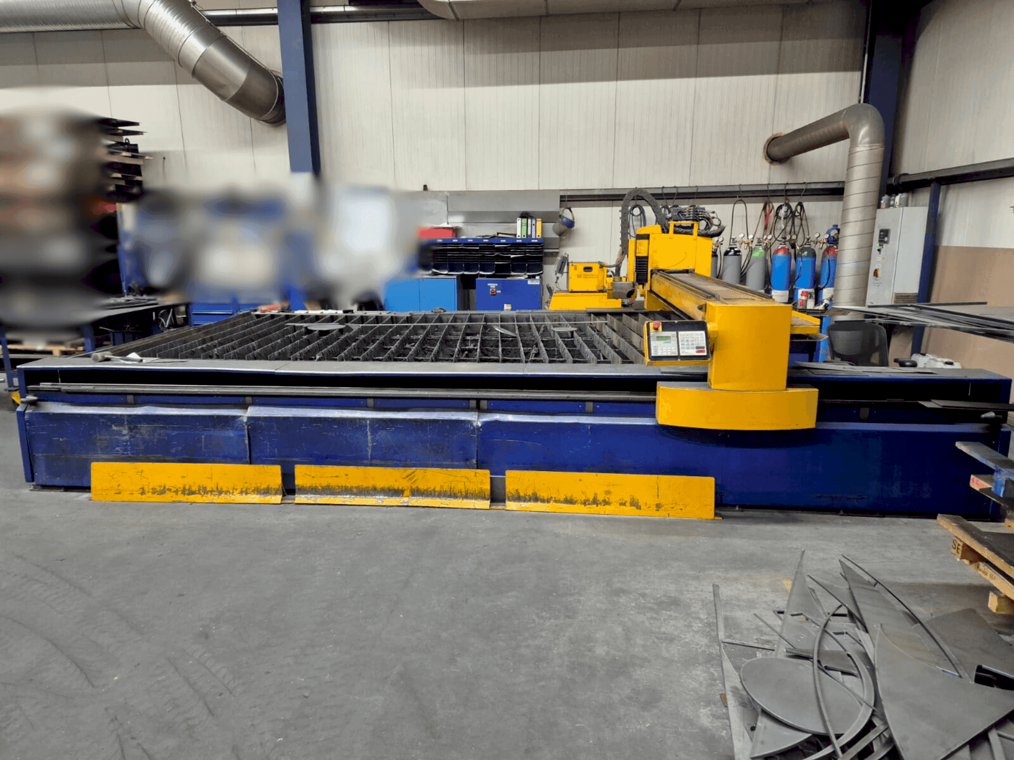 Čelní pohled  na MicroStep SPL-P 4501.25  stroj