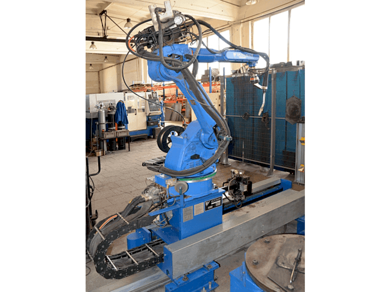 Čelní pohled na MOTOMAN UP20-6 MT1-1000 TRDS-1150 stroj
