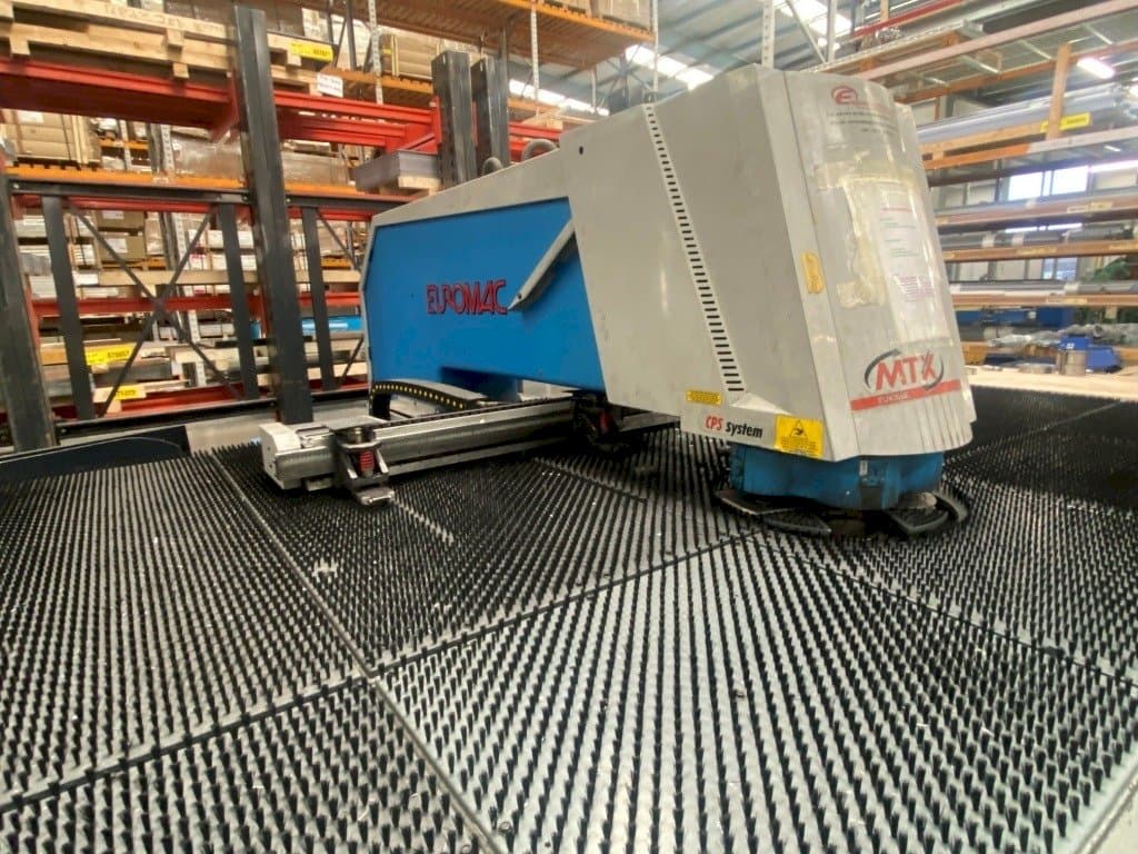 Čelní pohled na Euromac MTX Index stroj