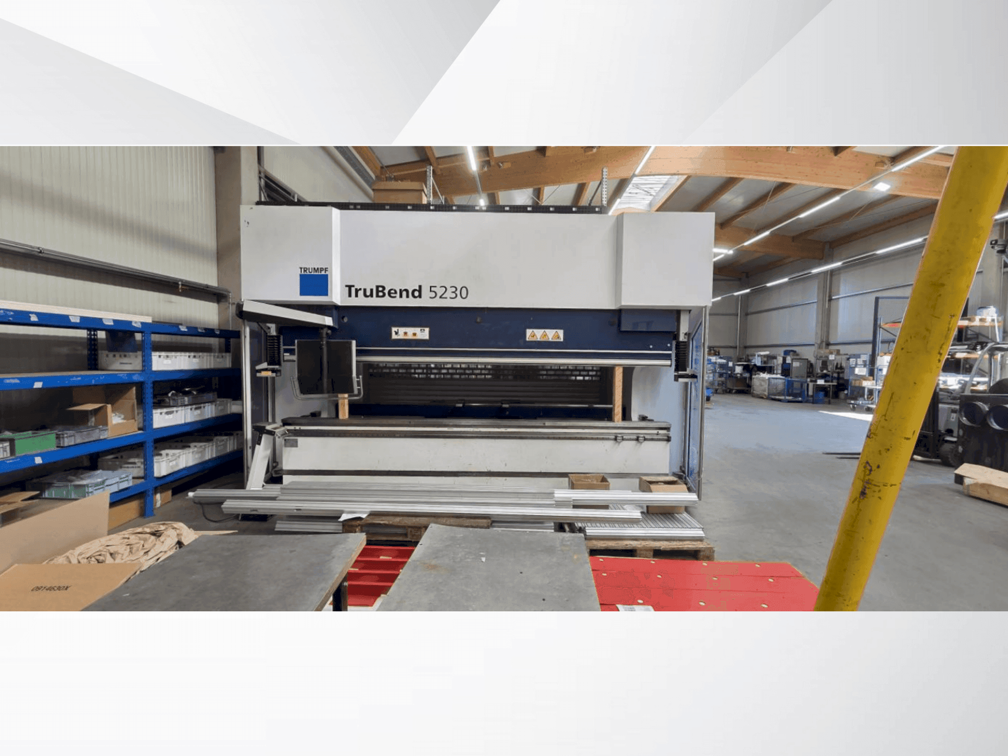 Čelní pohled na TRUMPF TruBend 5230 stroj