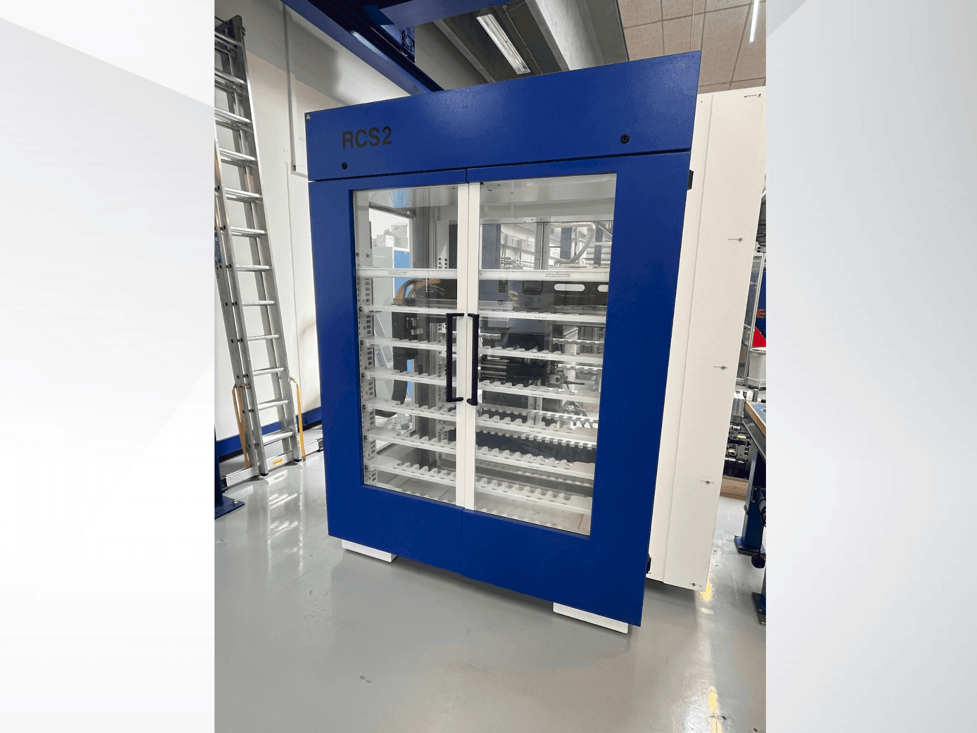 Boční pohled na RÖDERS RCS2 stroj