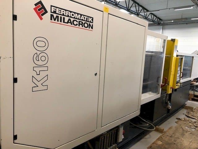 Čelní pohled na Ferromatik MILACRON K160 stroj