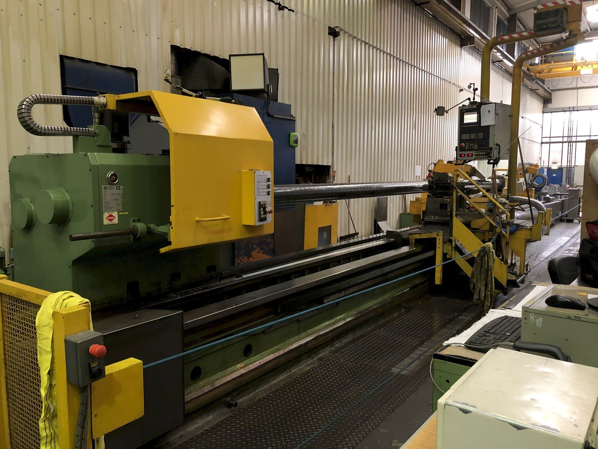 Čelní pohled na Tacchi Giacomo HD3 SERIE 105 L CNC stroj