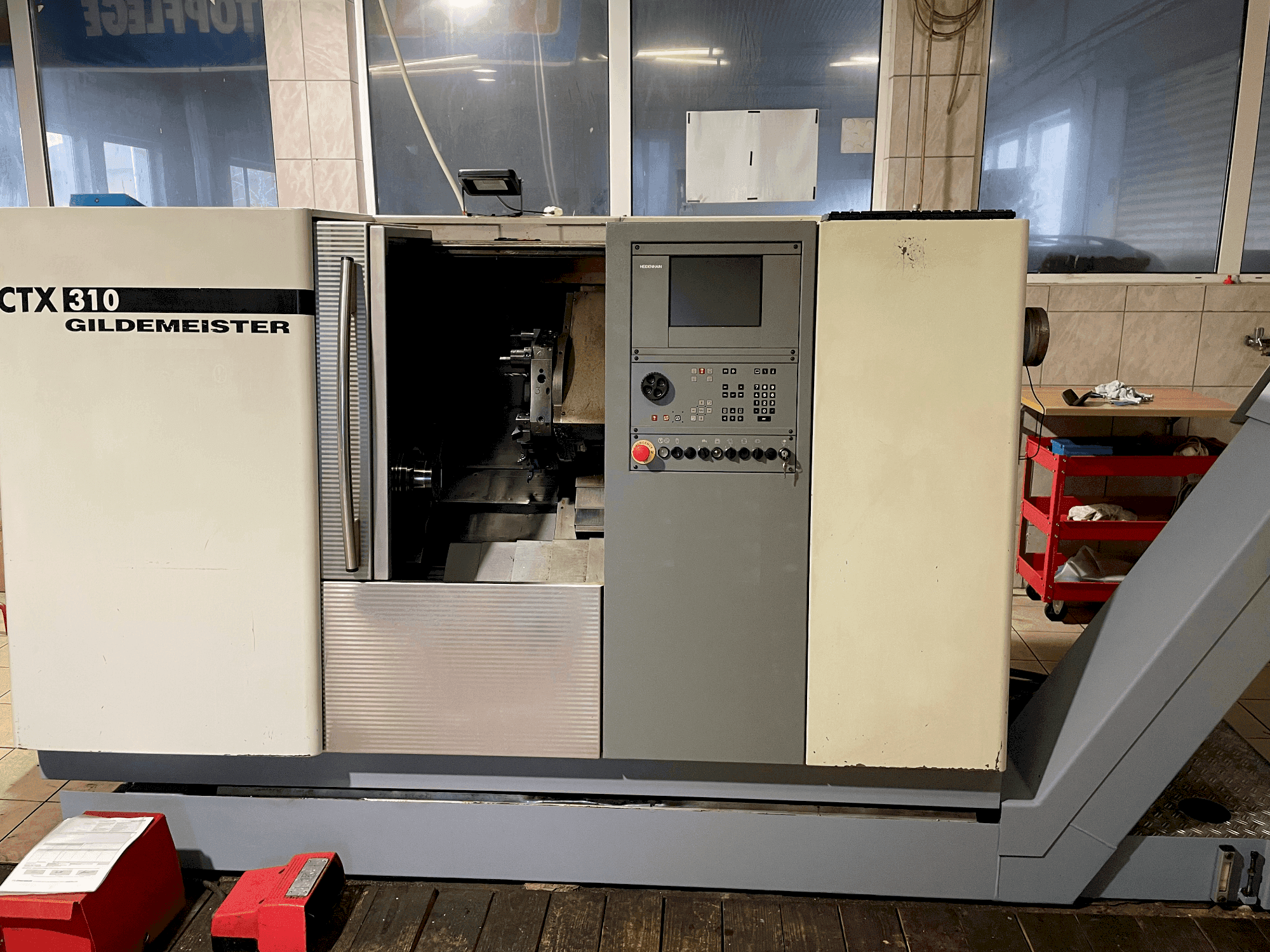 Čelní pohled  na Gildemeister CTX 310 V3  stroj