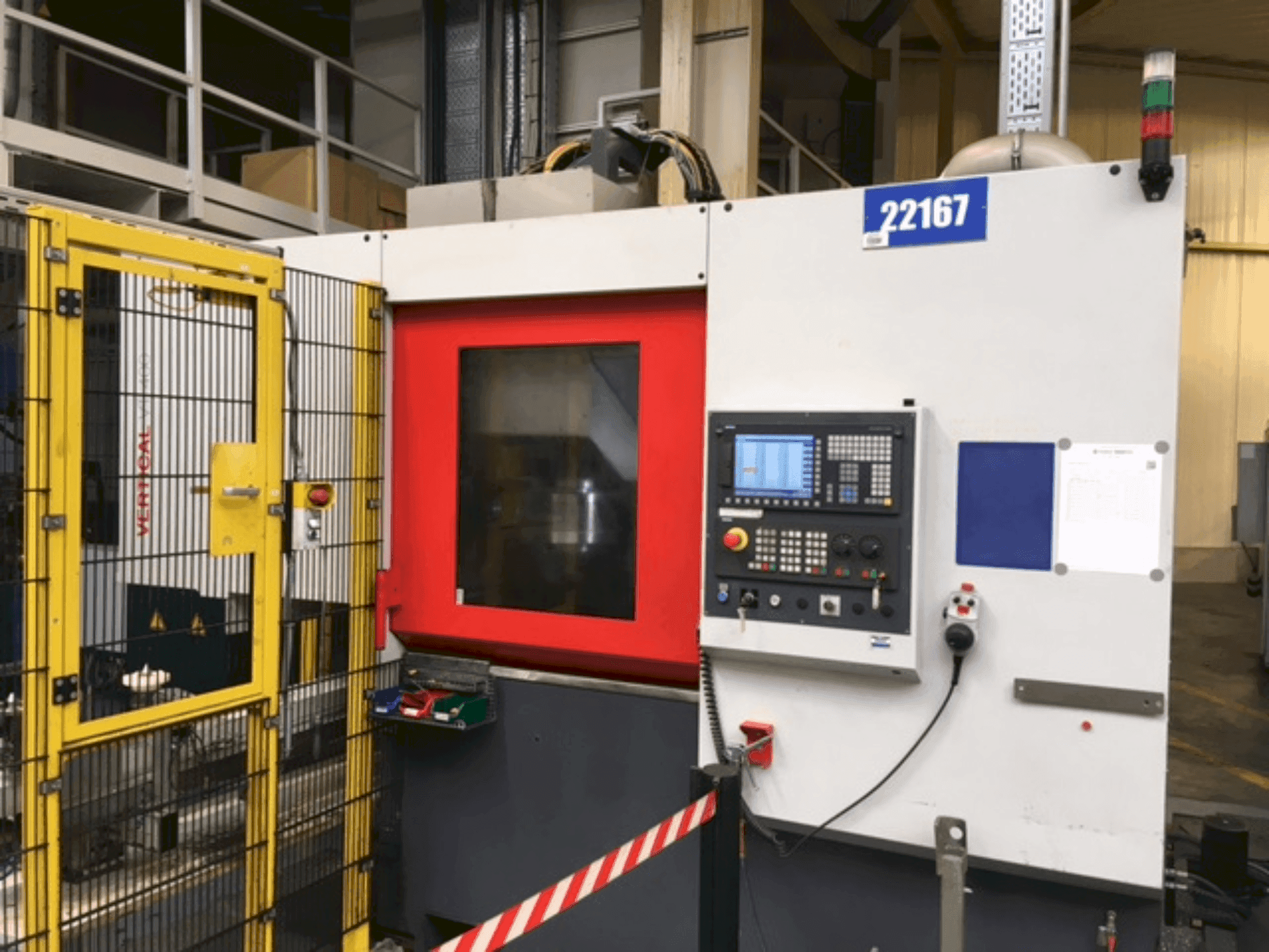 Čelní pohled na EMCO VT 400 stroj