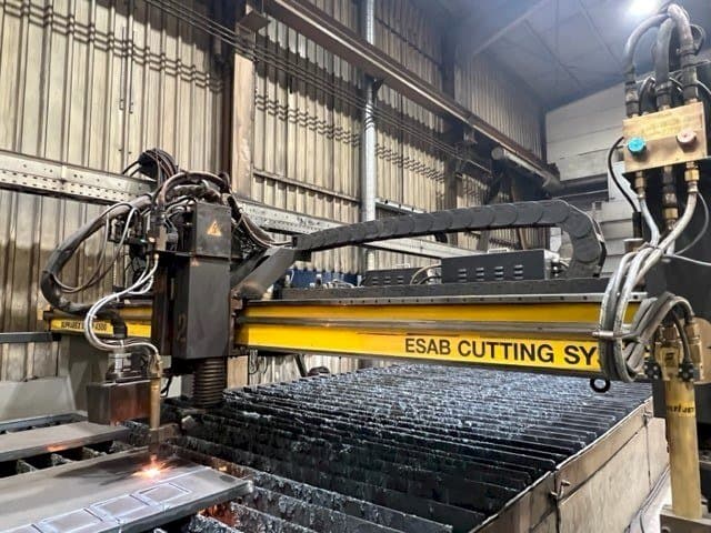 Čelní pohled  na ESAB SXE-P14500 SUPRAREX  stroj