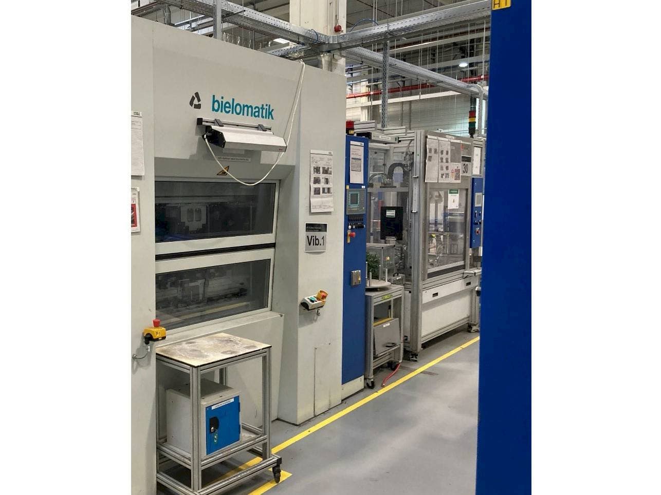 Čelní pohled na bielomatik K3216 stroj