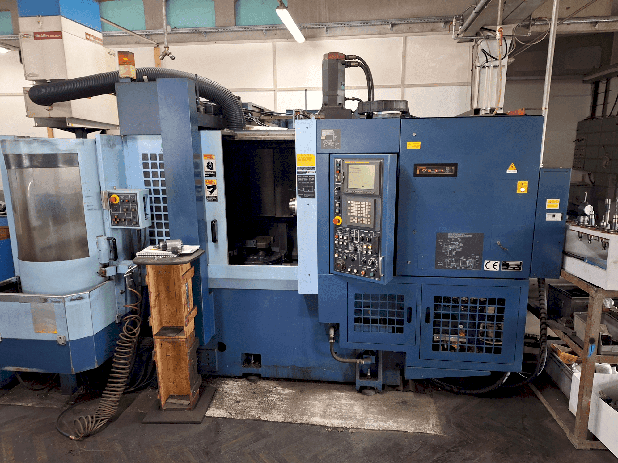 Čelní pohled  na Matsuura ES-450 H2  stroj