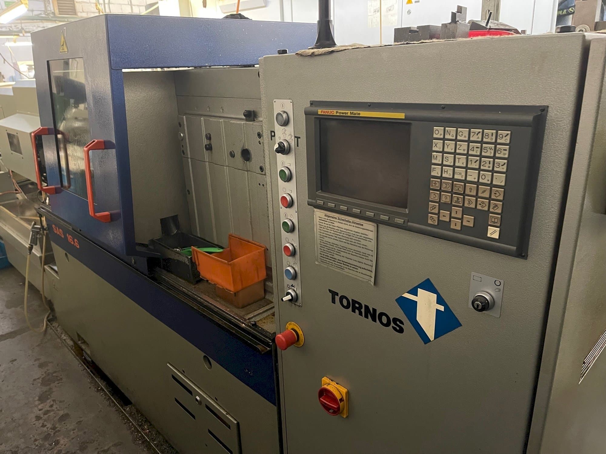 Čelní pohled na TORNOS SAS 16.6 stroj
