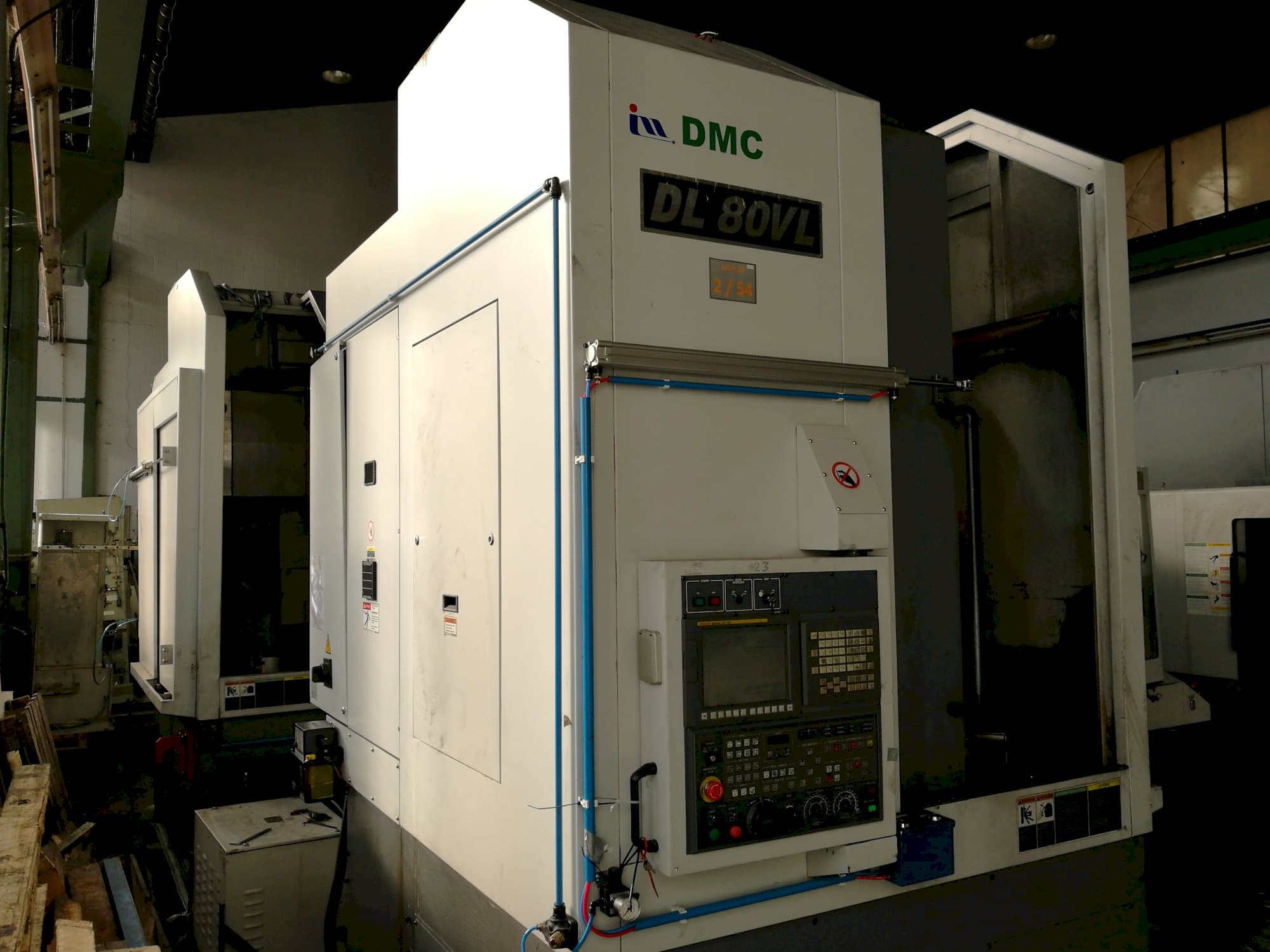 Levý pohled  na DMC DL 80VL stroj