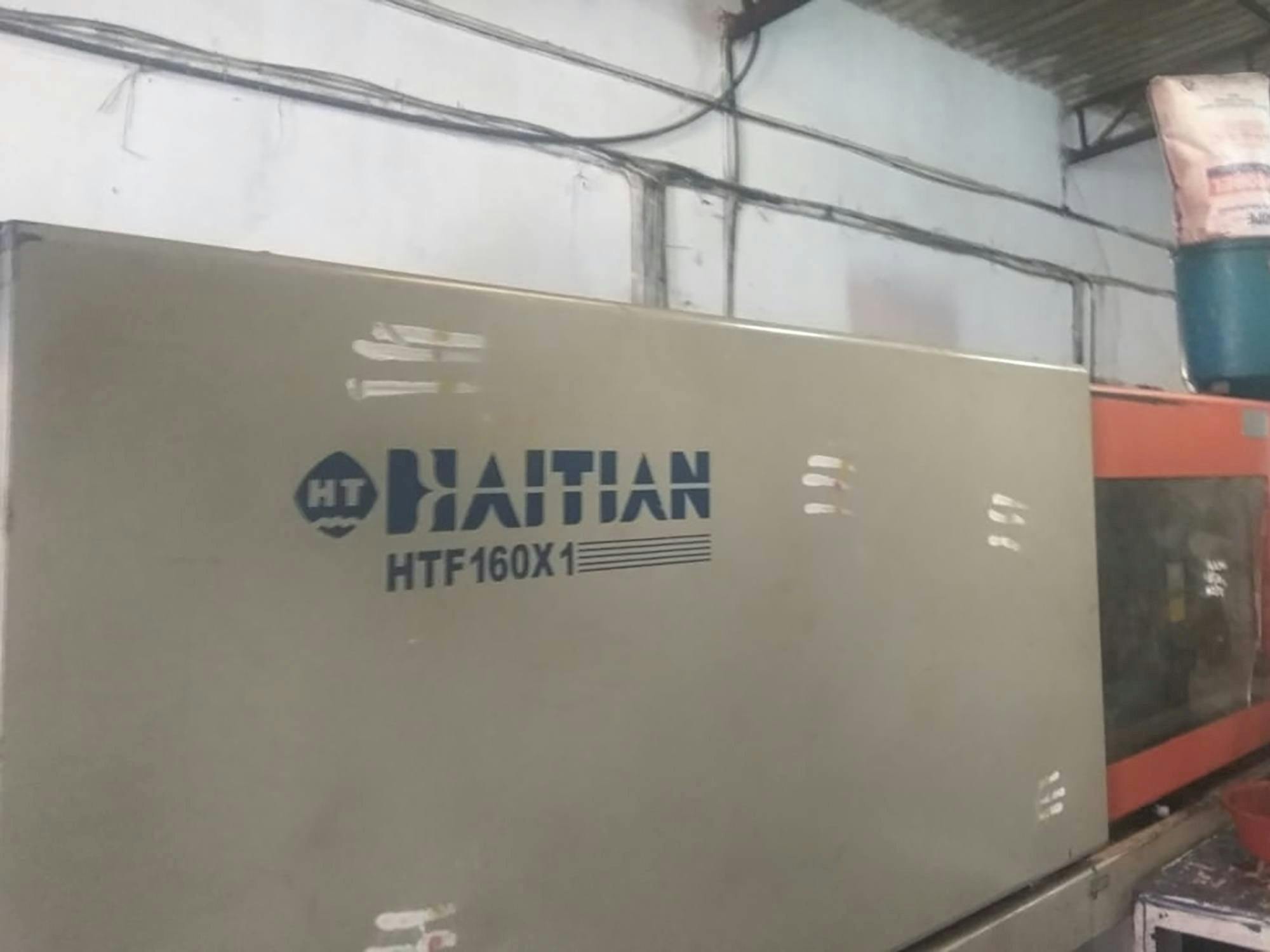 Čelní pohled  na HAITIAN HTF160X1 stroj