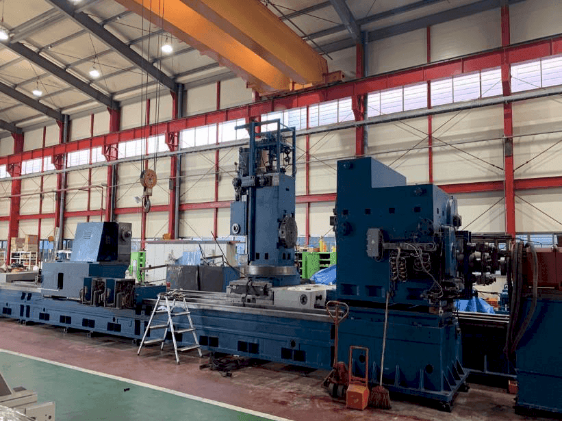 Čelní pohled na SKODA SR2-200NC stroj