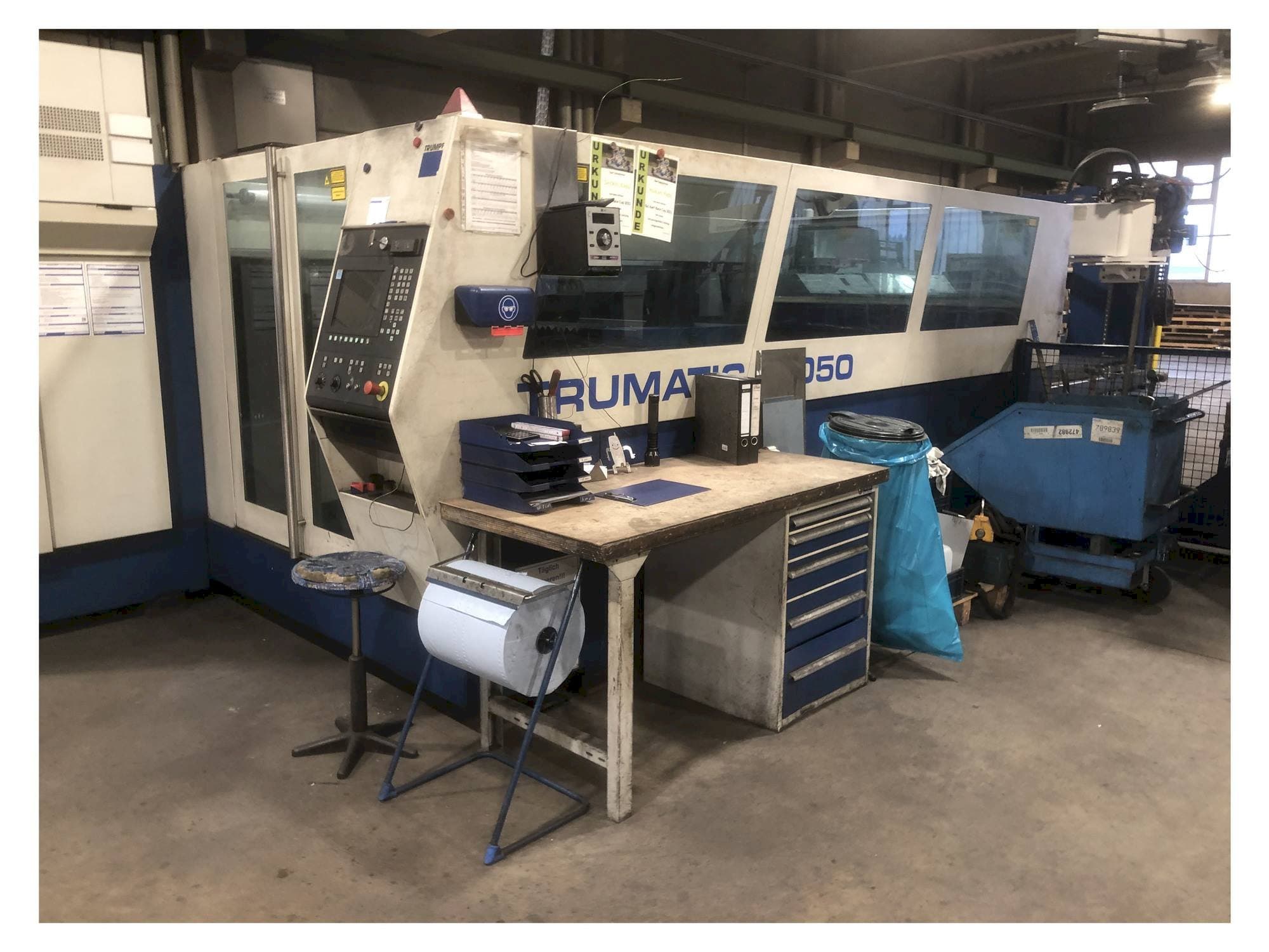 Čelní pohled na TRUMPF Trumatic L3050 stroj