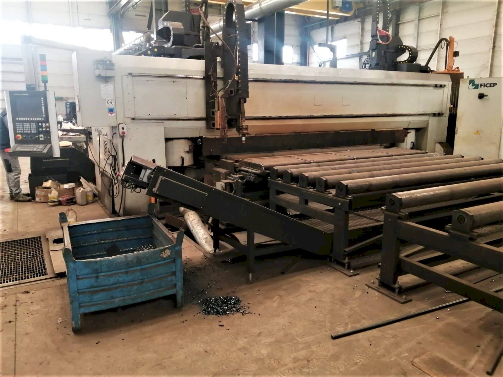 Čelní pohled na FICEP GEMINI G31 LD stroj