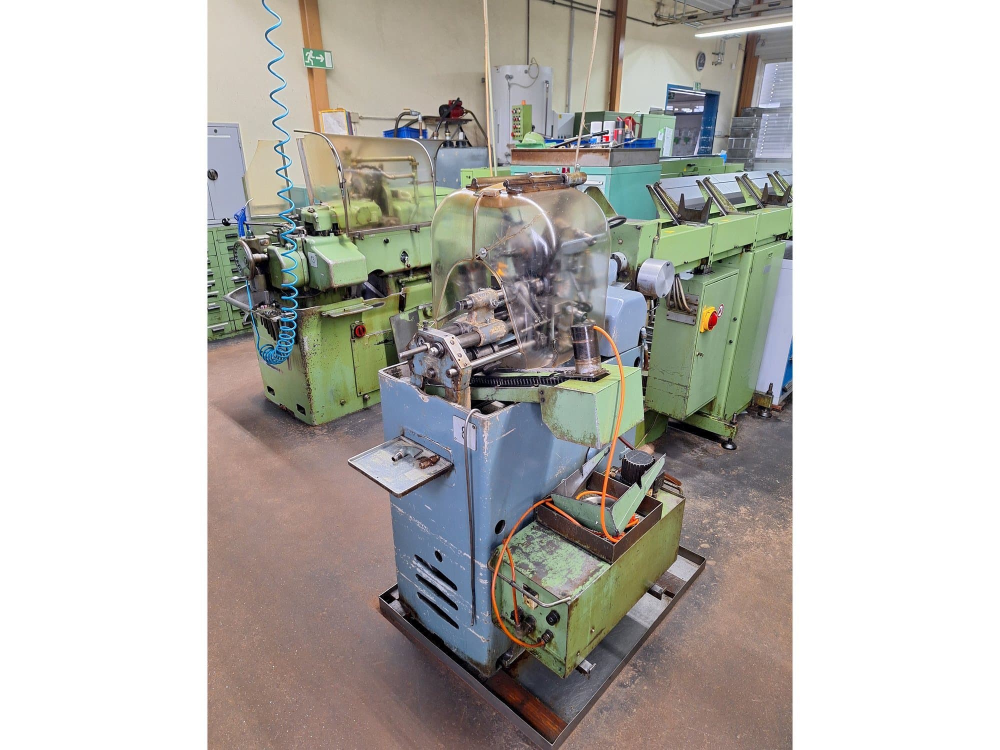 Levý boční pohled  na TRAUB A25  stroj