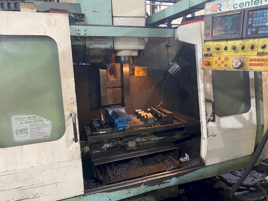 Čelní pohled na Victor V Centre-80 stroj