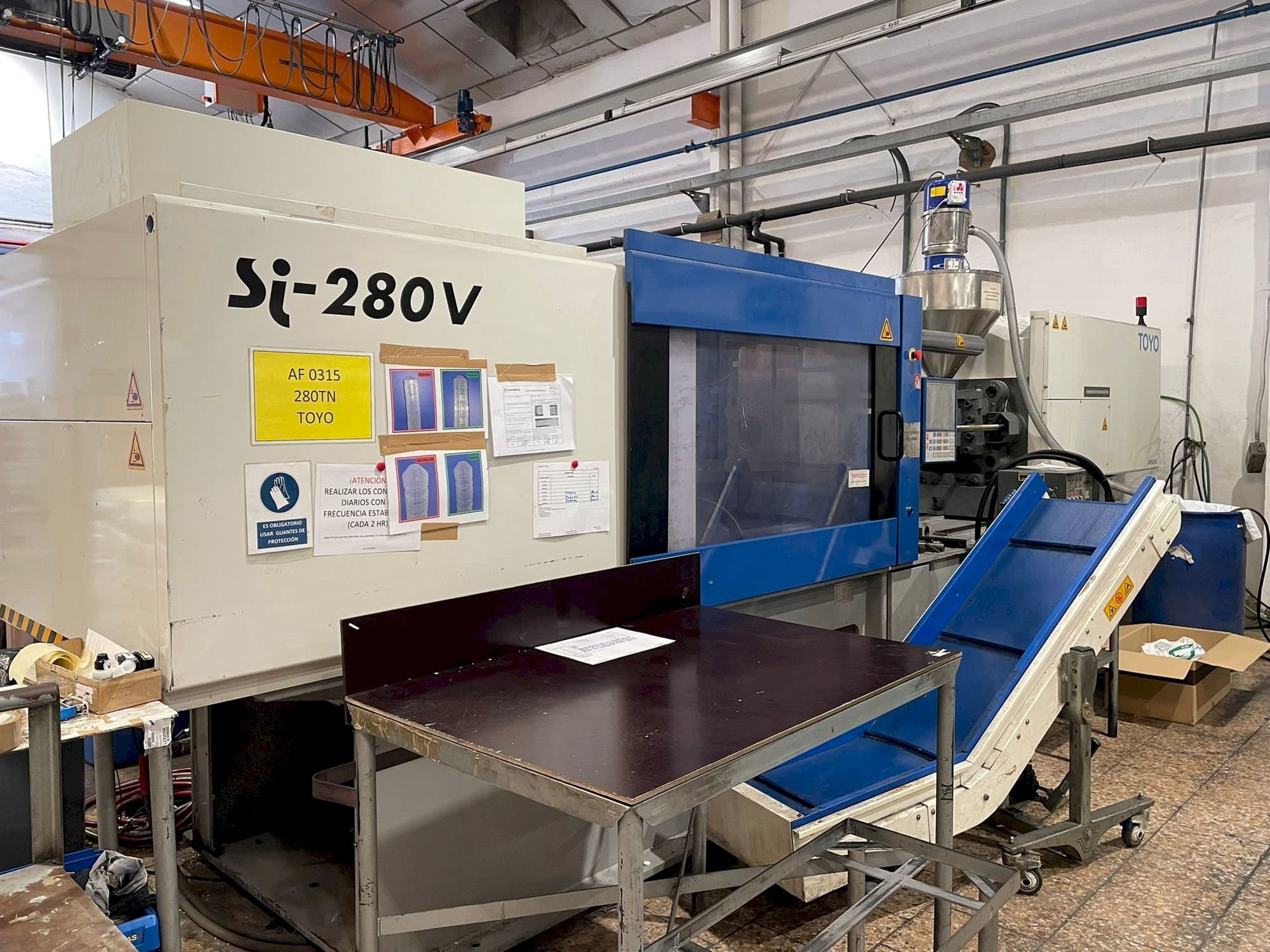 Čelní pohled na Toyo Si-280-V stroj