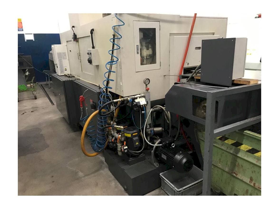 Čelní pohled na Nexturn NST 38 stroj