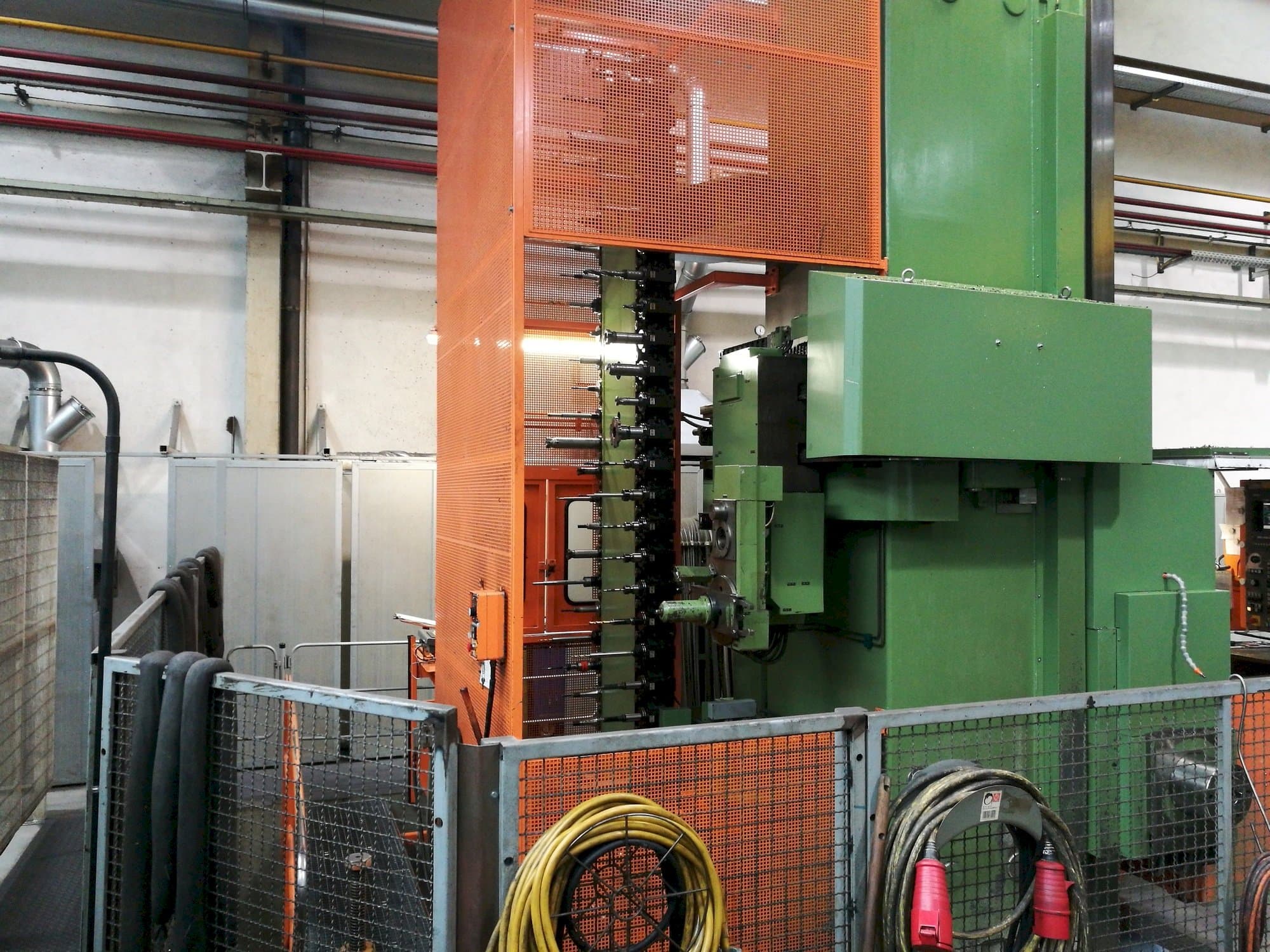 Čelní pohled na WOTAN Rapid 3K stroj