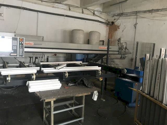 Čelní pohled na Elumatec SBZ 608 stroj