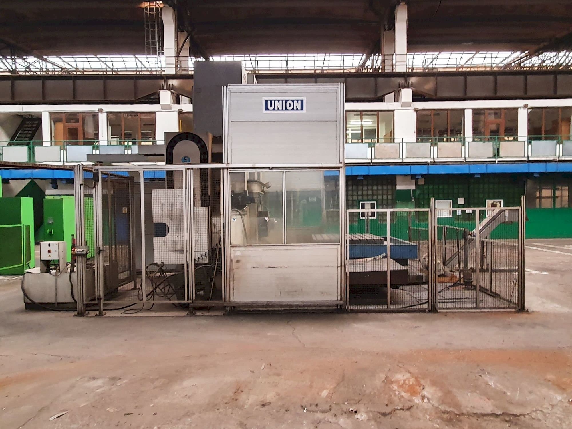 Čelní pohled na Union TC130/1 -iTNC530 stroj