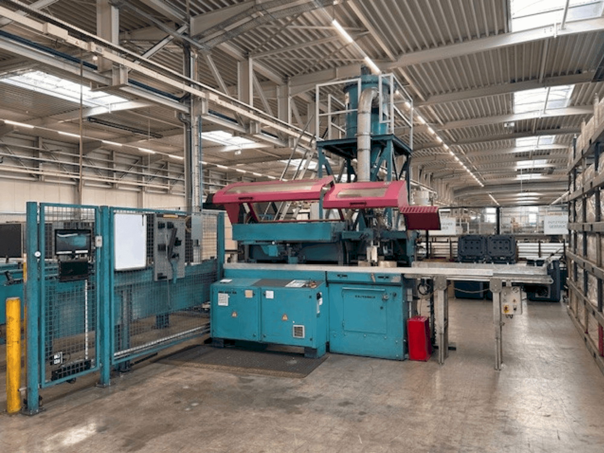 Čelní pohled  na KALTENBACH SKL 450 NA  stroj