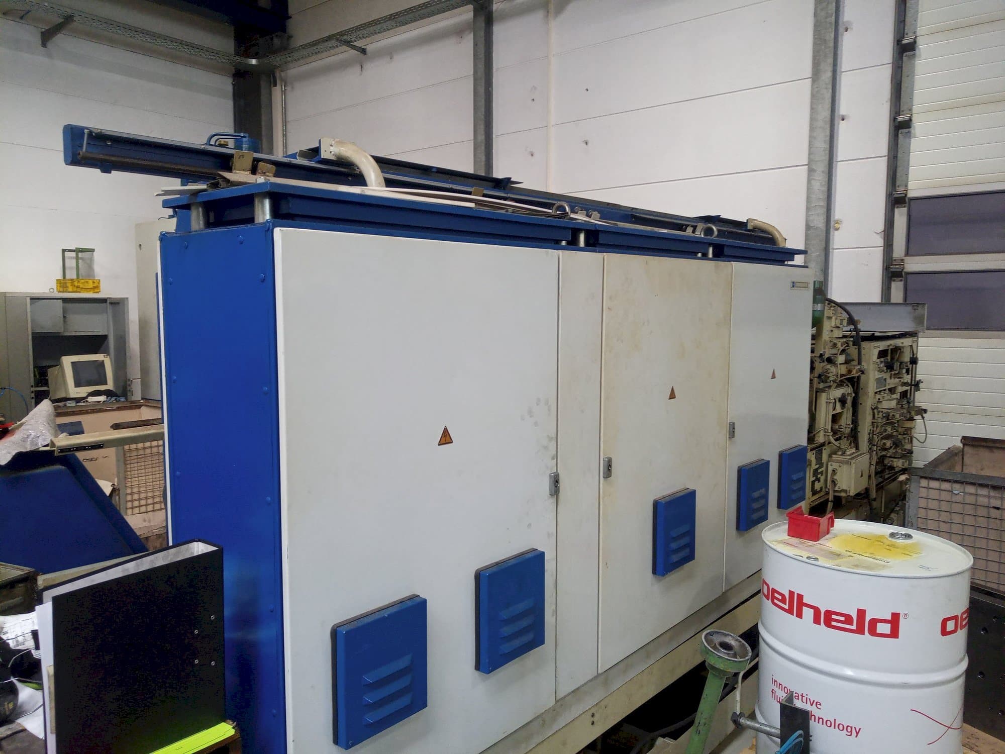 Čelní pohled  na NILES DFS2-2  stroj