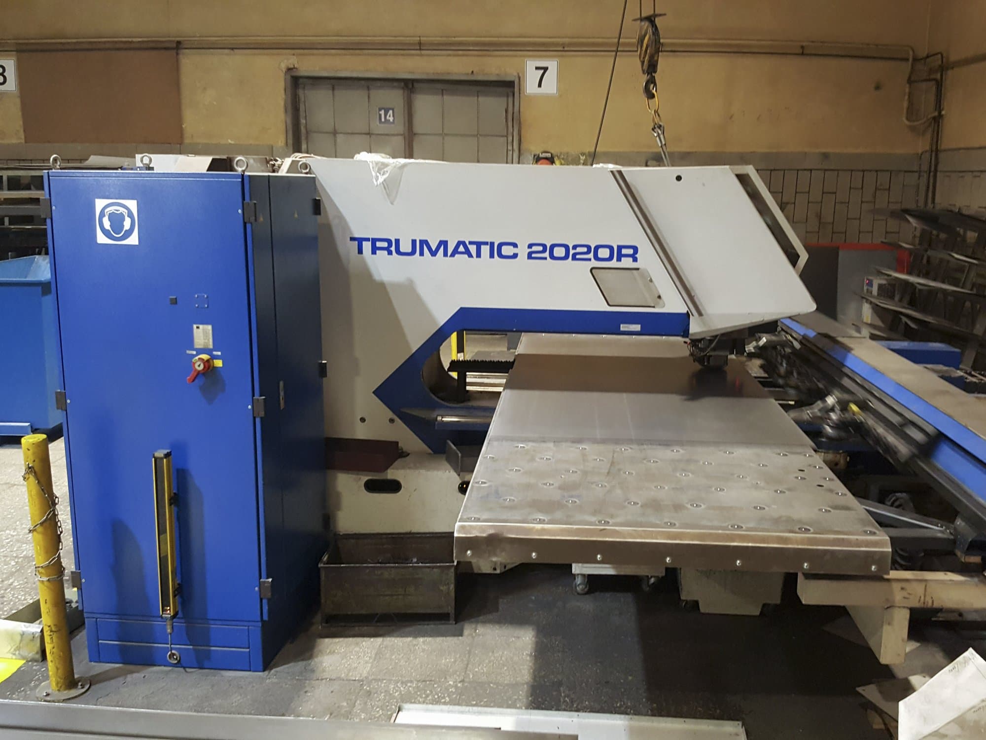Čelní pohled na Trumpf Trumatic 2020R stroj