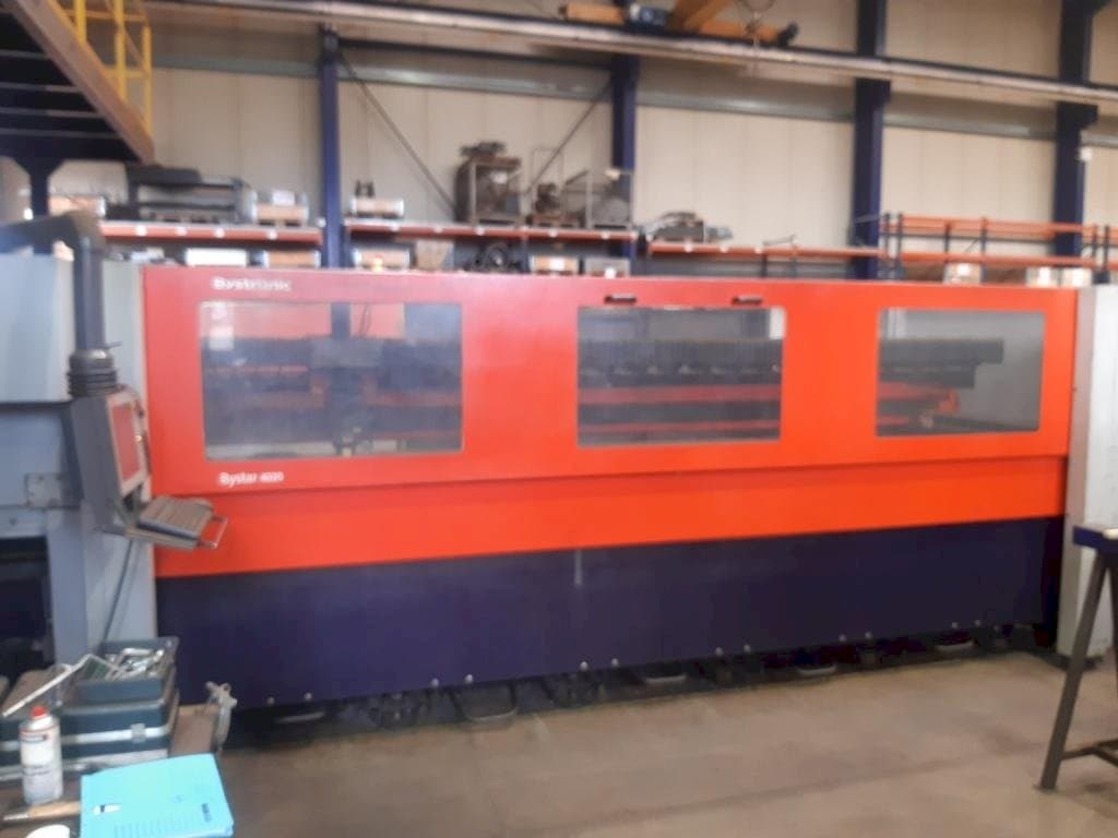 Čelní pohled na Bystronic Bystar 4020 stroj