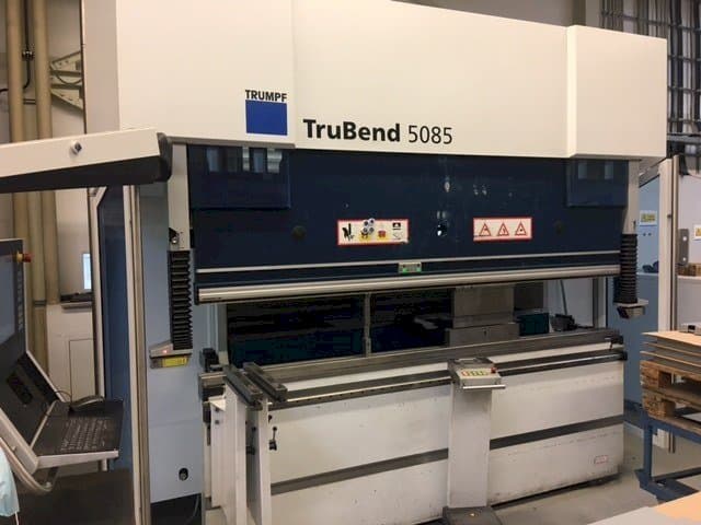 Čelní pohled na Trumpf TruBend 5085 stroj