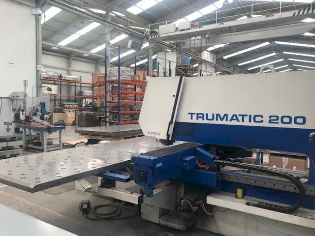 Levý boční pohled na Trumpf Trumatic 200 stroj