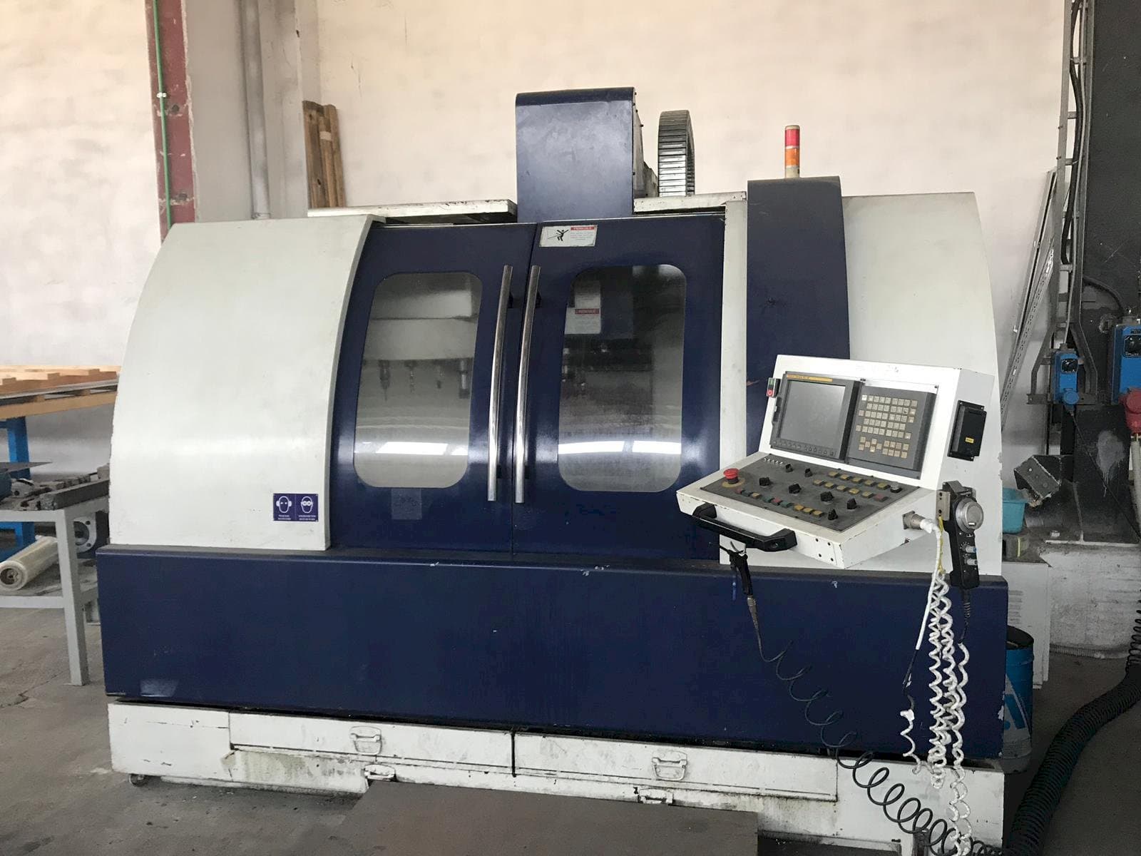 Čelní pohled na Euma Spinner CAMS 200 stroj