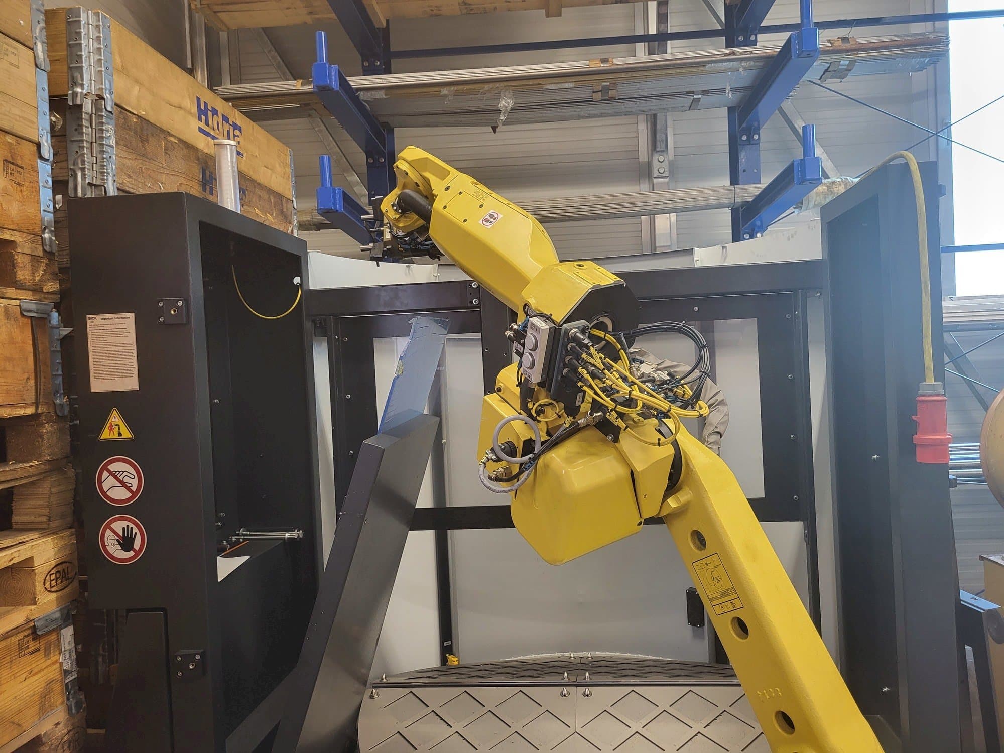 Čelní pohled na HALTER Load Assistant U-20 stroj