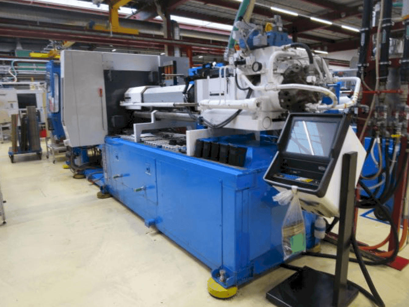 Čelní pohled na ENGEL E-Motion 940/280 stroj