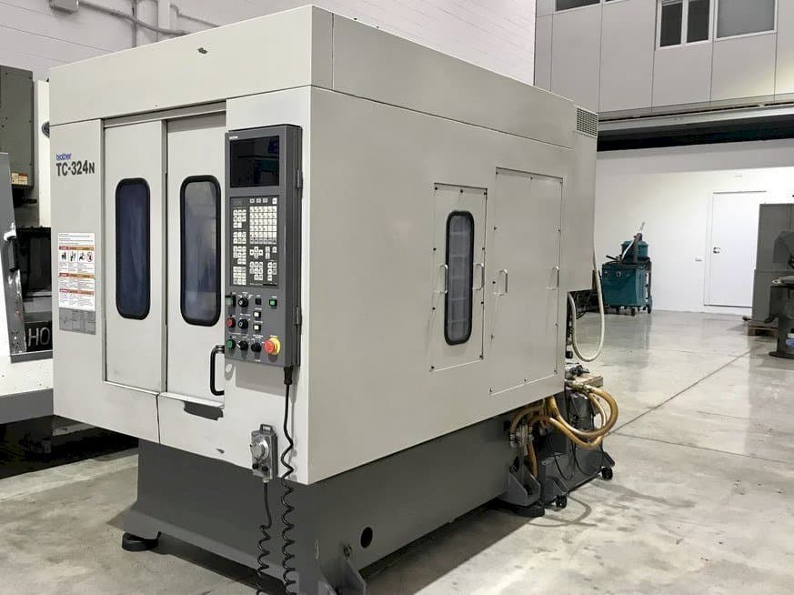 Čelní pohled na Brother TC 324N stroj