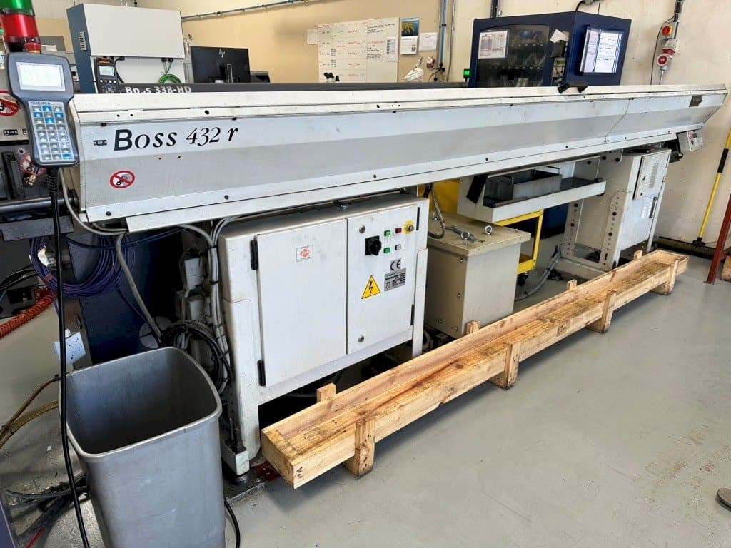 Levý pohled na Citizen M-32 stroj