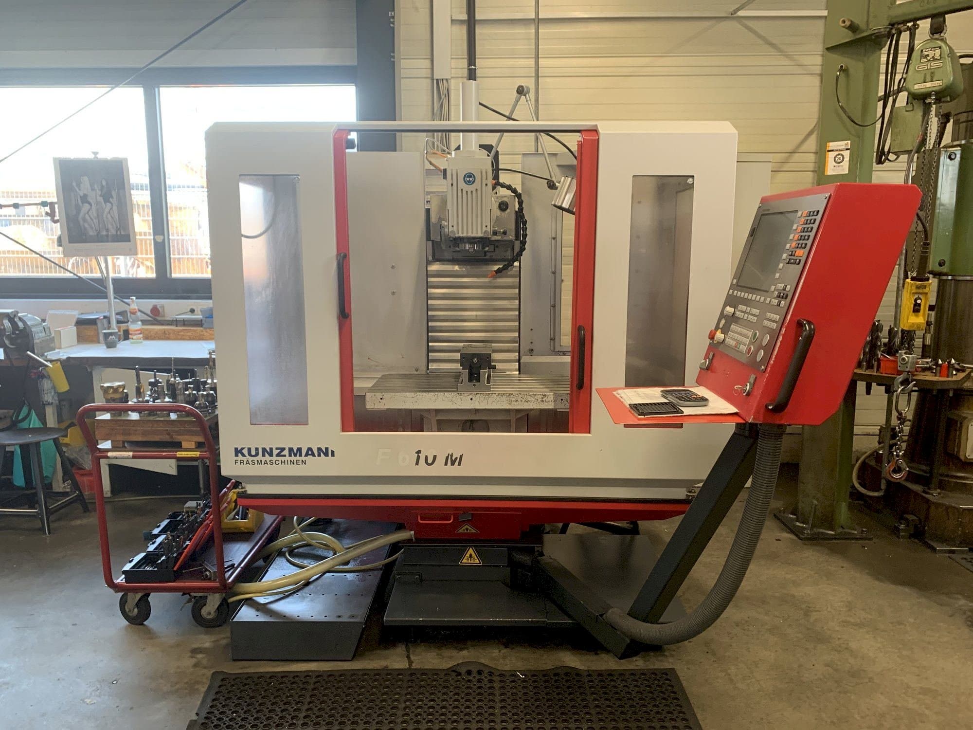 Čelní pohled na KUNZMANN WF 610 M stroj