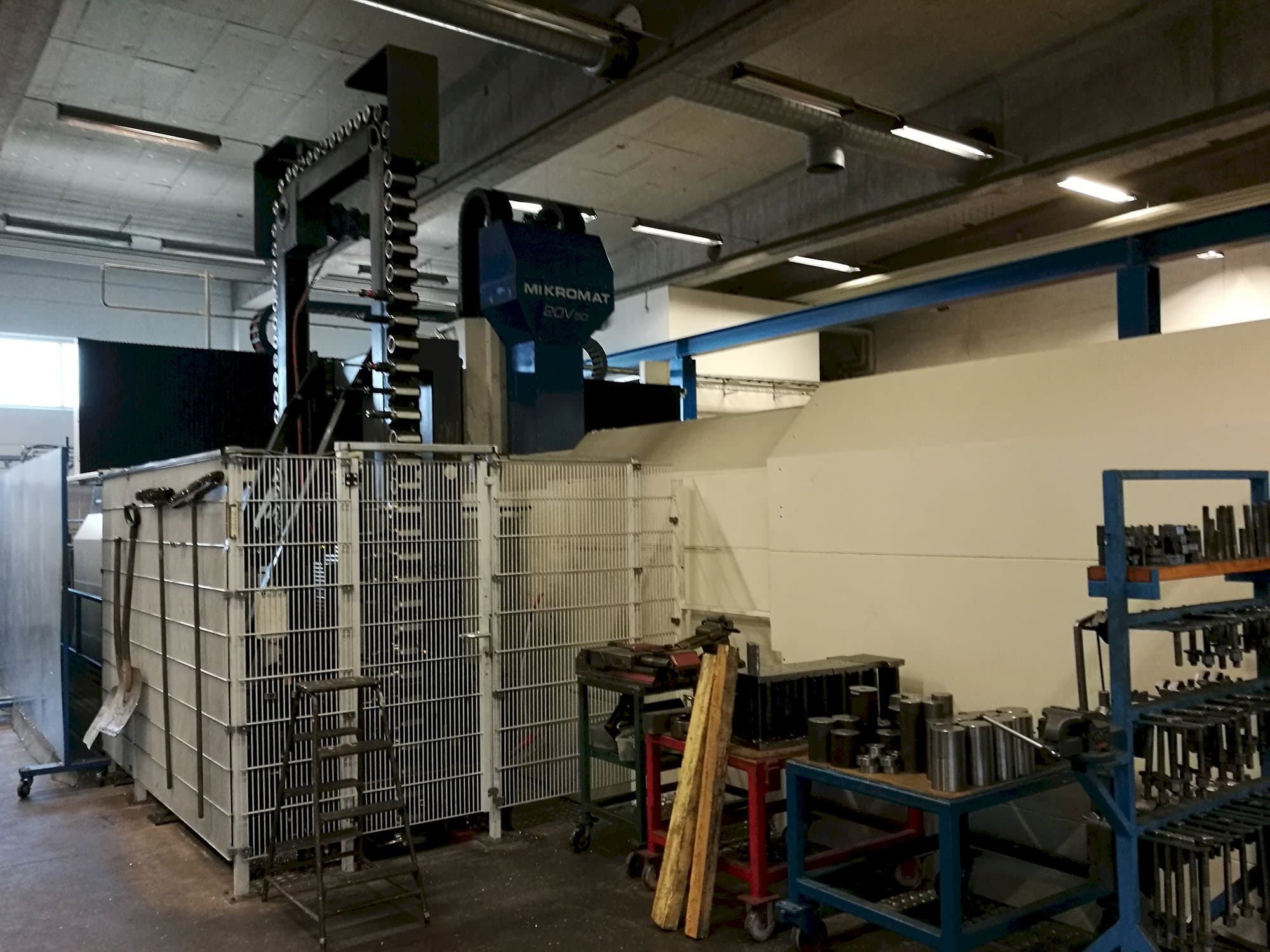 Detail  na MIKROMAT 20V 5D stroje