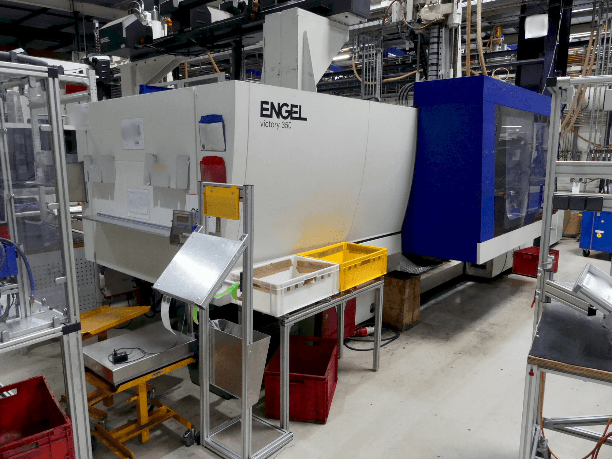 Čelní pohled na Engel Victory 2050H/650v/350 Combi stroj
