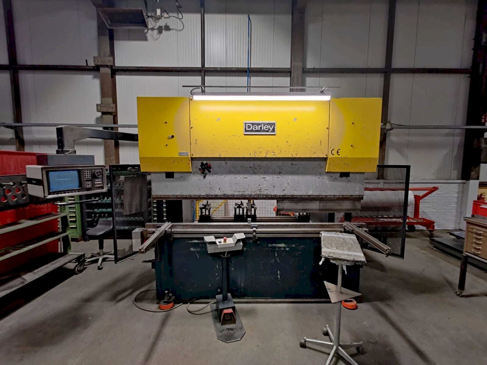 Čelní pohled na Darley EHP 80 25/20 stroj