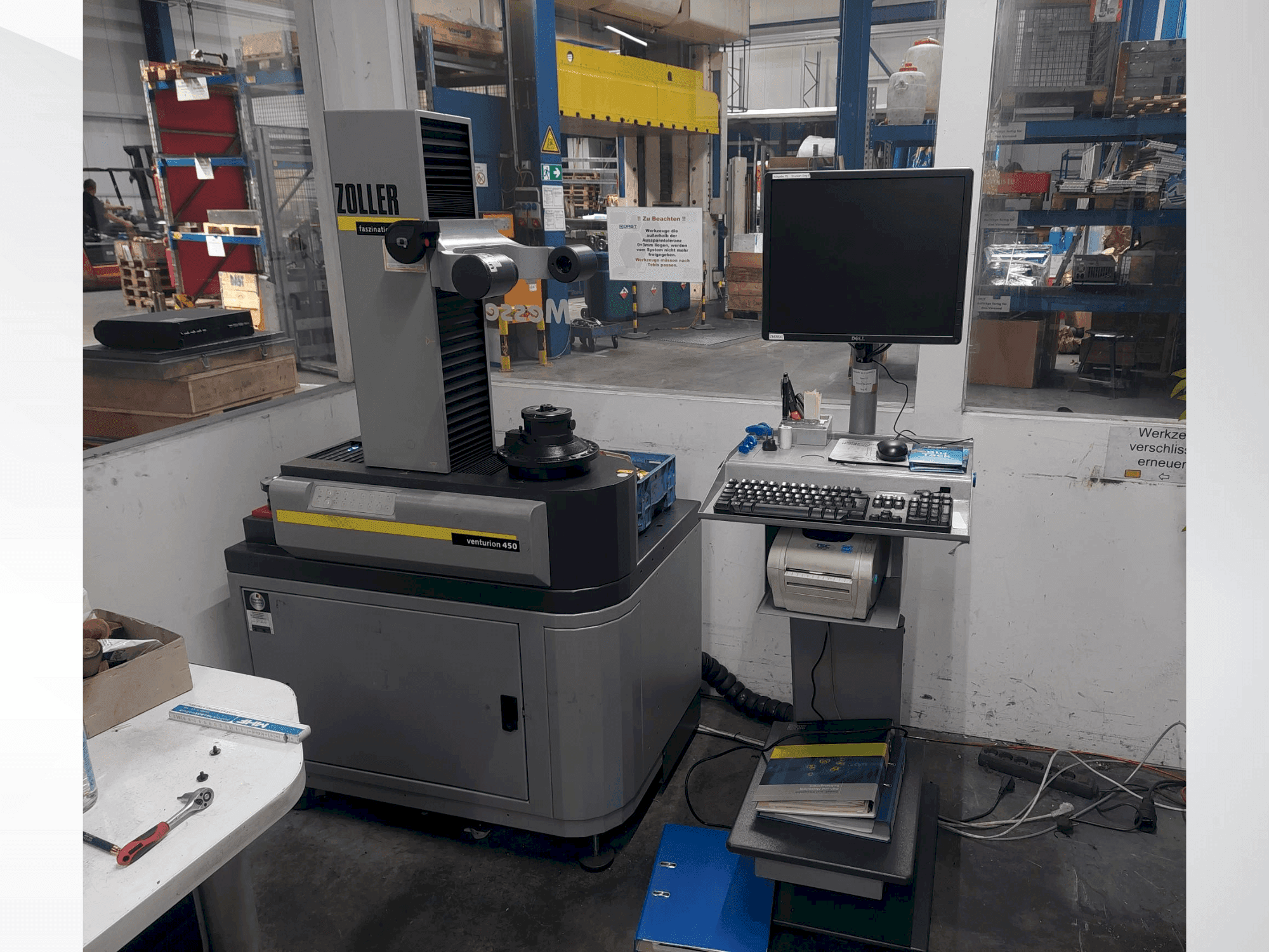 Čelní pohled na Zoller venturion 450 stroj